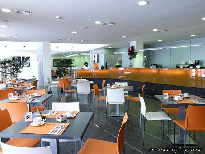 מלון H2 פואנלבראדה מסעדה תמונה